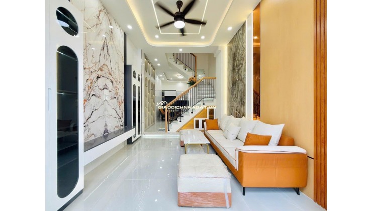 CHÍNH CHỦ Cần Bán Nhà Gò Vấp – Trung Tâm, Gần Công Viên Làng Hoa, 45m², 3 Tầng BTCT, Giá Tốt Chỉ Hơn 4 Tỷ!